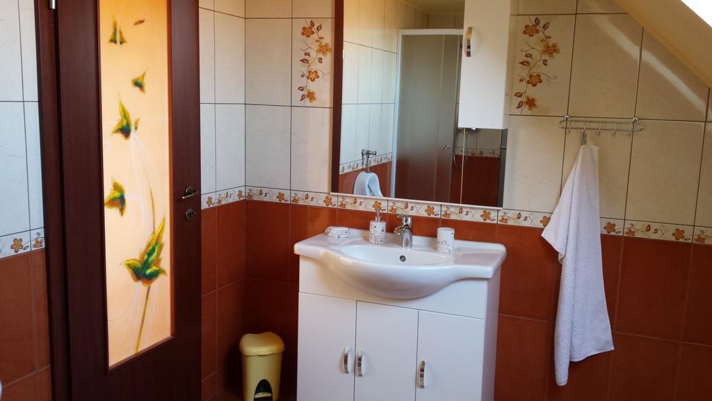 Casa Lenke Hotel Săcele Quarto foto