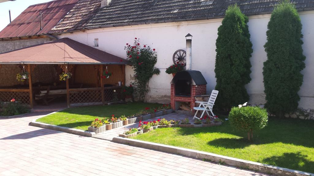 Casa Lenke Hotel Săcele Exterior foto
